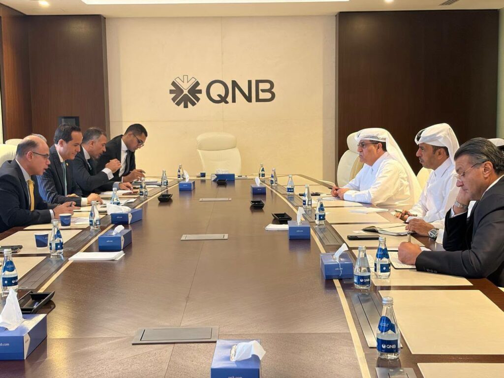 الطروحات الحكومية المصرية: مباحثات استثمارية مع مجموعة QNB